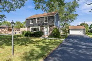 7438 N Seneca Rd, Fox Point, WI 53217 - #1