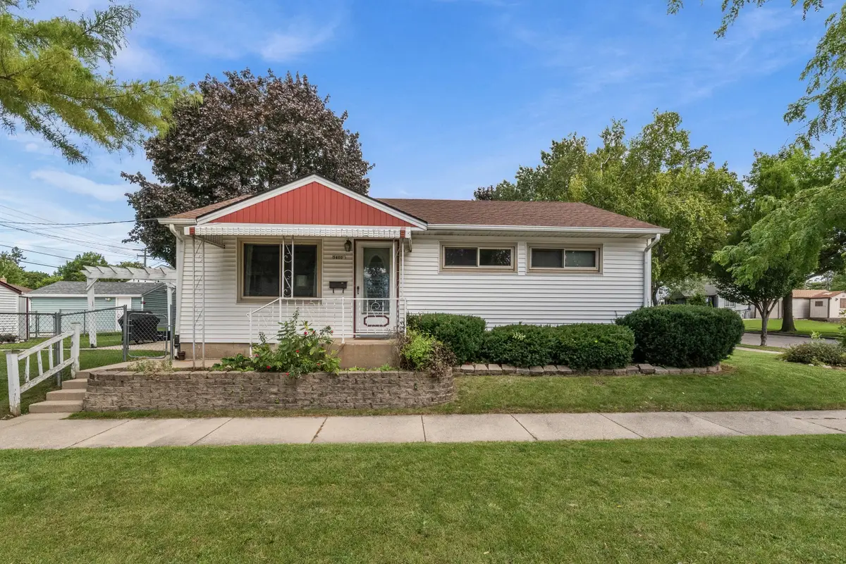 5400 W Ohio Ave, Milwaukee, WI 53219 - #1