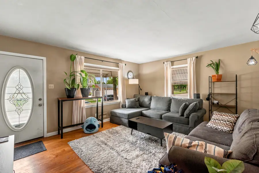 5400 W Ohio Ave, Milwaukee, WI 53219 - #3