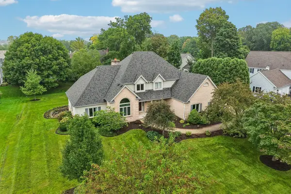 3590 Nassau Dr, Brookfield, WI 53045