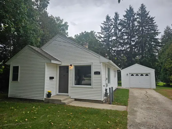 1720 Menasha Ave, Manitowoc, WI 54220