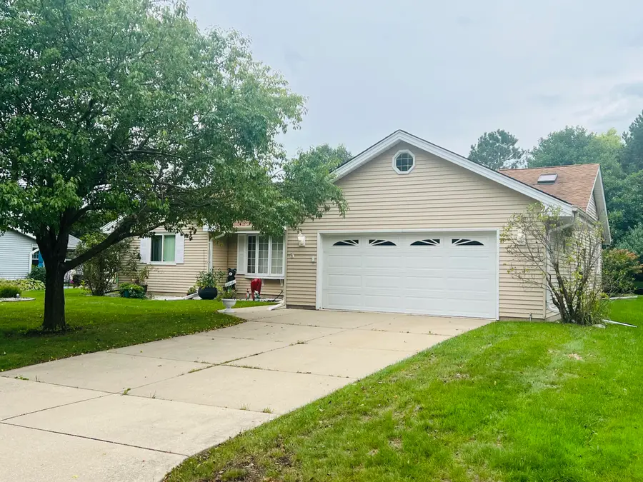 8815 S Castle Ct, Franklin, WI 53132 - #2