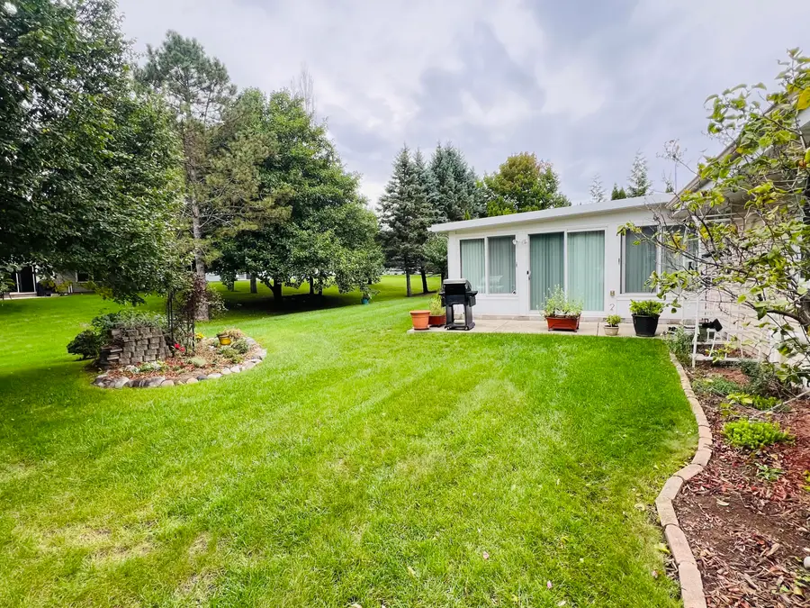 8815 S Castle Ct, Franklin, WI 53132 - #3