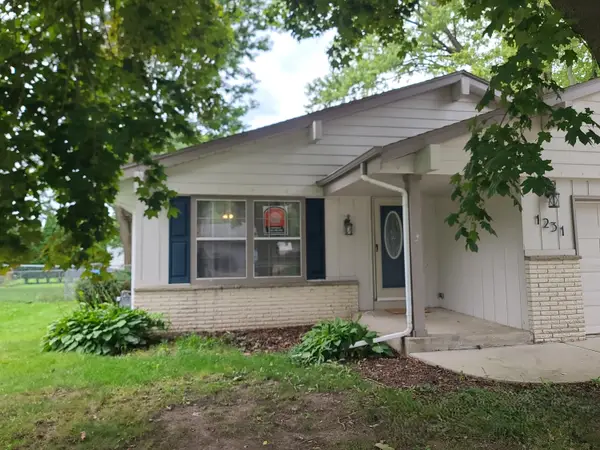 1231 School Dr, Waukesha, WI 53189