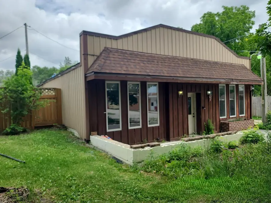 227 N Harmon St, Waldo, WI 53093 - #2