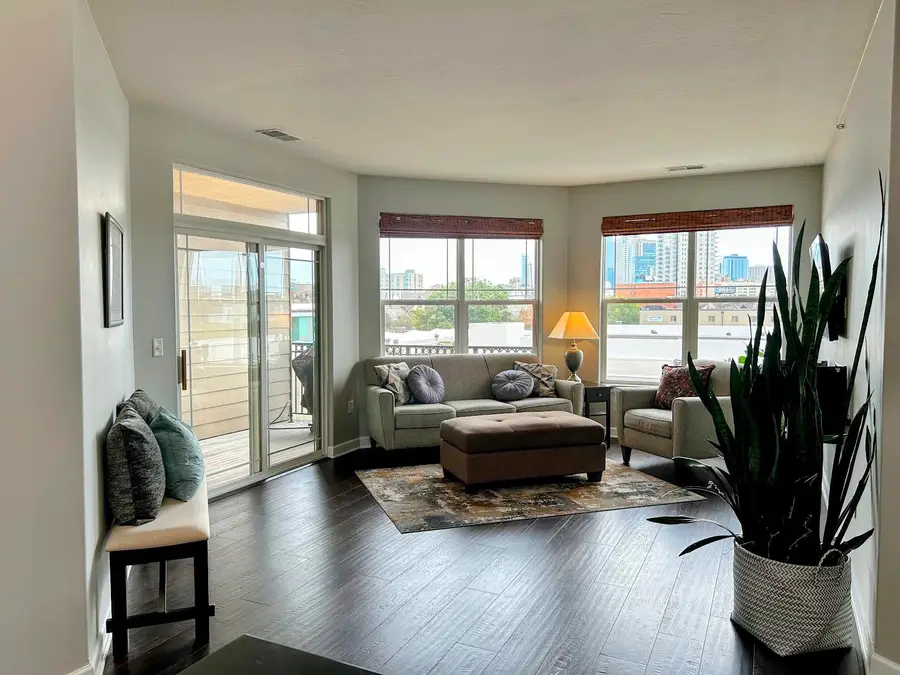 1619 N Farwell Ave, Milwaukee, WI 53202 - #2