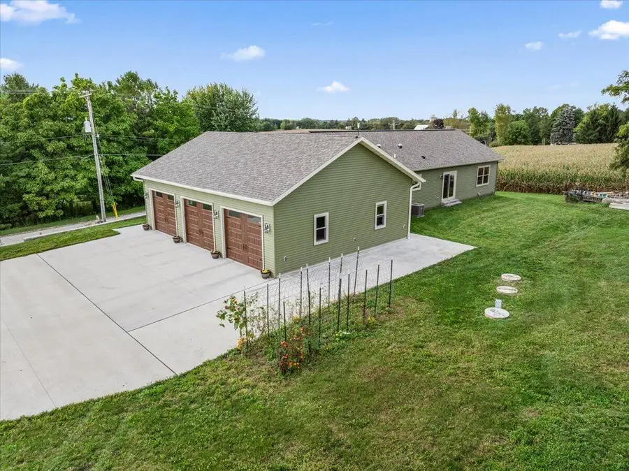 N1098 St Johns Way, Ashippun, WI 53066 - #2