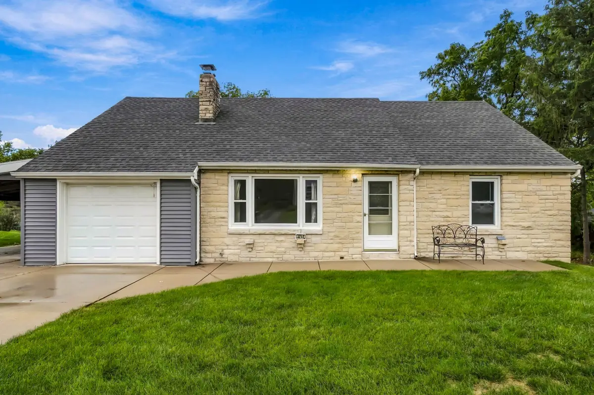 5216 Erling Ave, McFarland, WI 53558 - #1