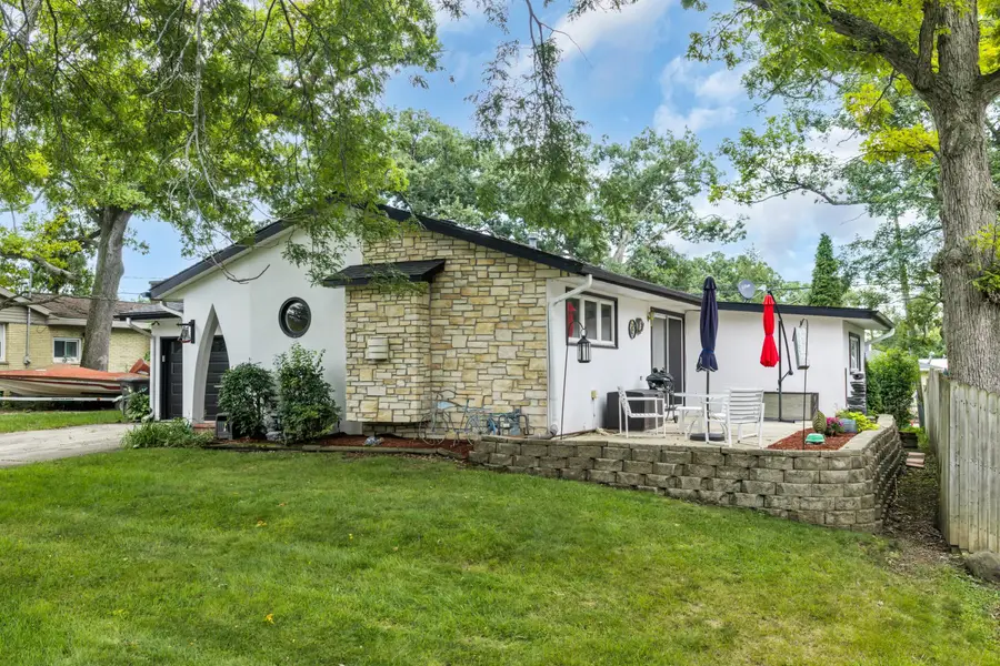 1115 Bonnie Brae Ln, Lake Geneva, WI 53147 - #2