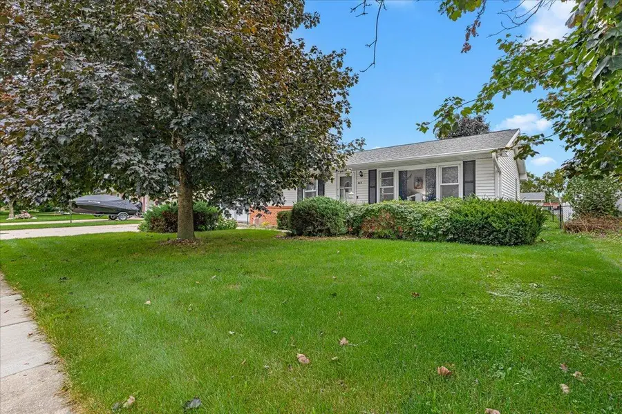 465 Neevel Ave, Waupun, WI 53963 - #2