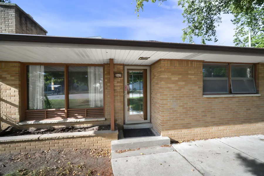 949 W Plainfield Ave, Milwaukee, WI 53221 - #2