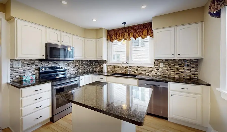 322 W 3rd St, Beaver Dam, WI 53916 - #3