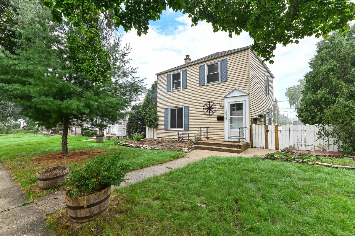 1018 E Wilbur Ave, Milwaukee, WI 53207 - #1