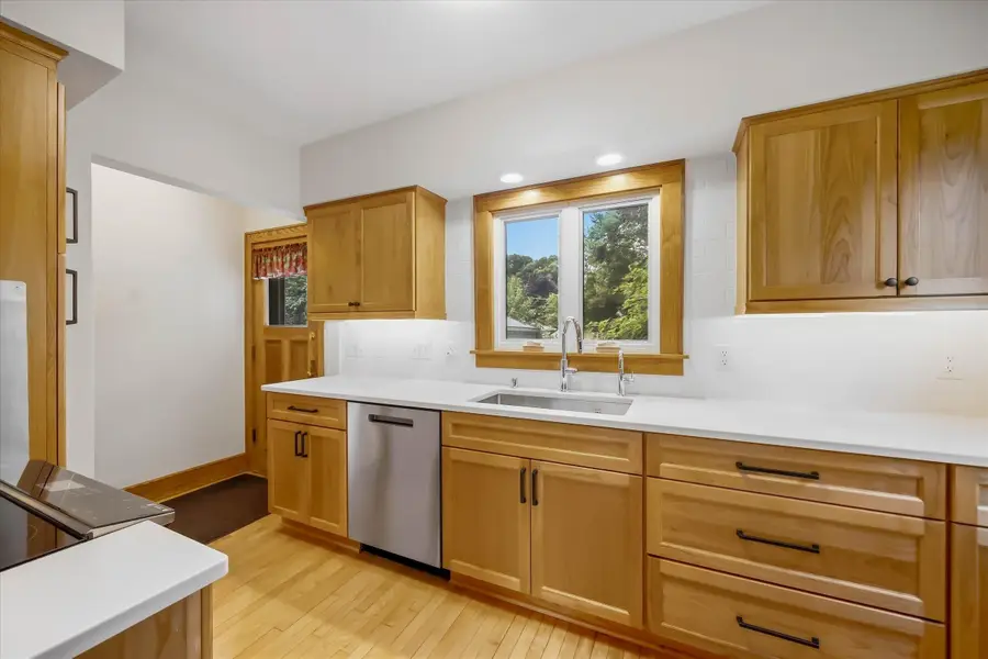1305 S 124th St, Brookfield, WI 53005 - #2