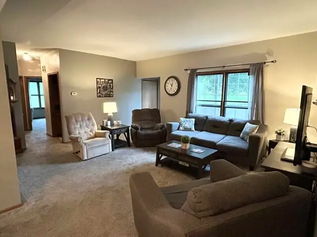8123 S Legend Dr, Franklin, WI 53132 - #2