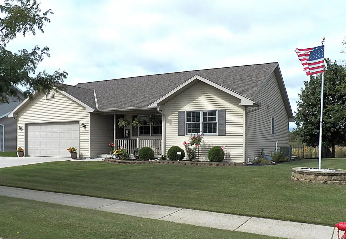 4502 Ridge Ct, Manitowoc, WI 54220 - #1