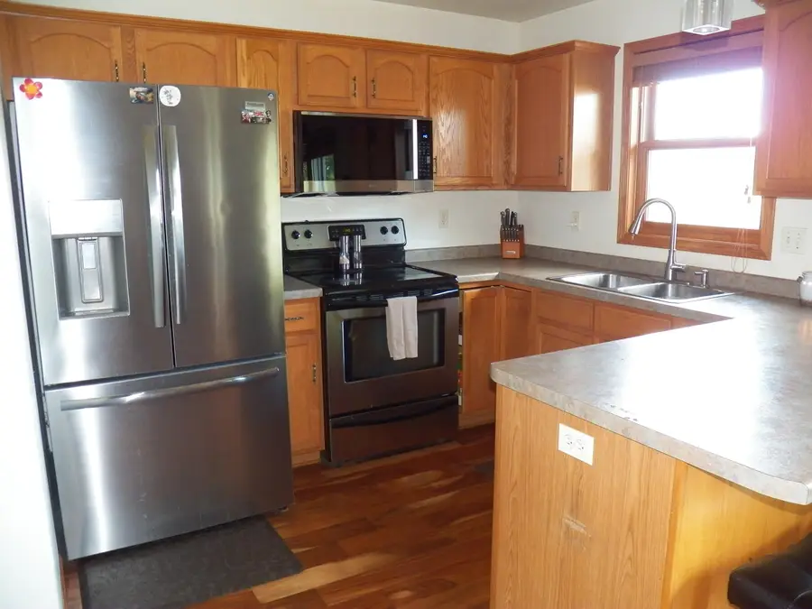 4502 Ridge Ct, Manitowoc, WI 54220 - #3