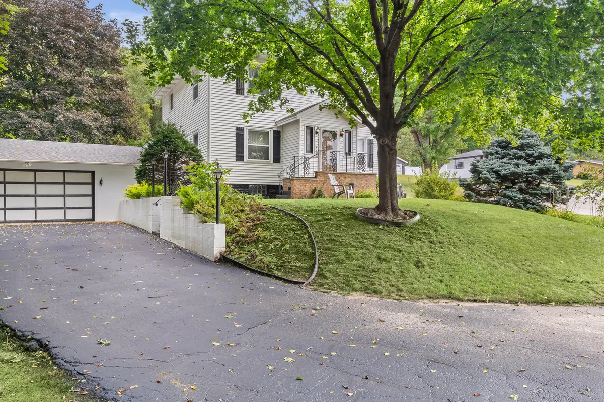 858 Vista Ct N, La Crosse, WI 54603 - #1
