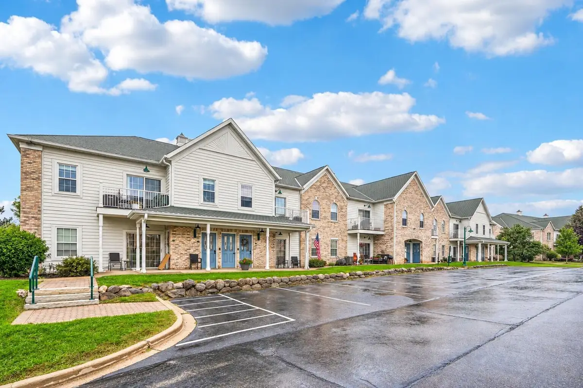 2732 Northview Rd, Waukesha, WI 53188 - #1