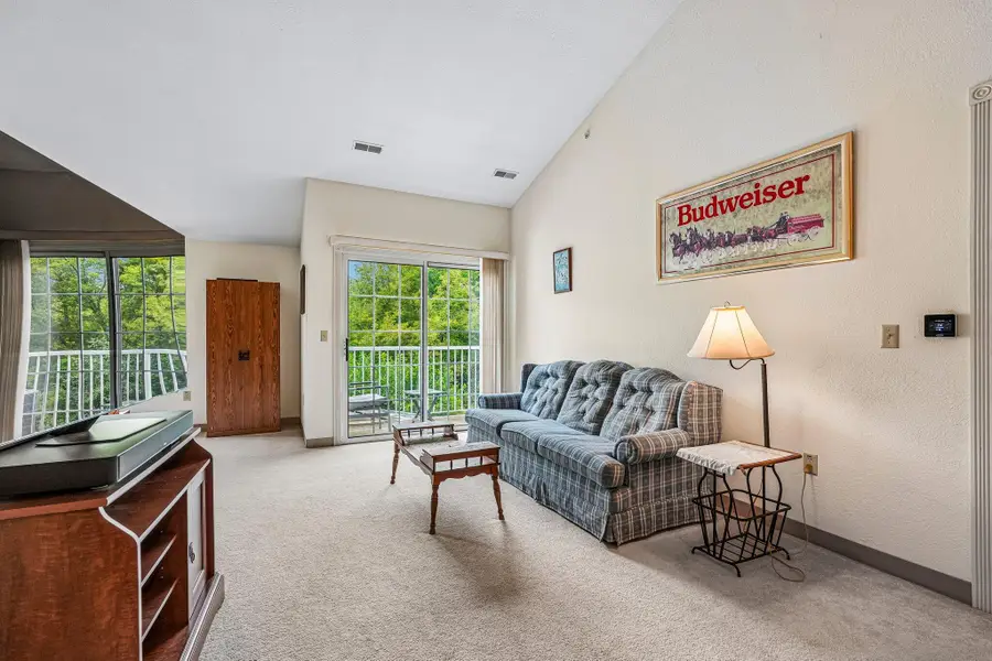 2732 Northview Rd, Waukesha, WI 53188 - #3