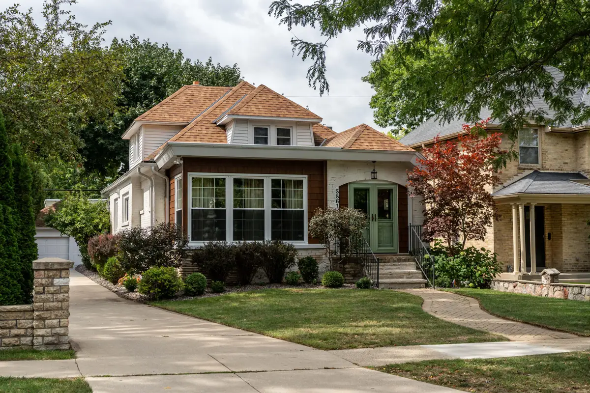 5861 N Bay Ridge Ave, Whitefish Bay, WI 53217 - #1