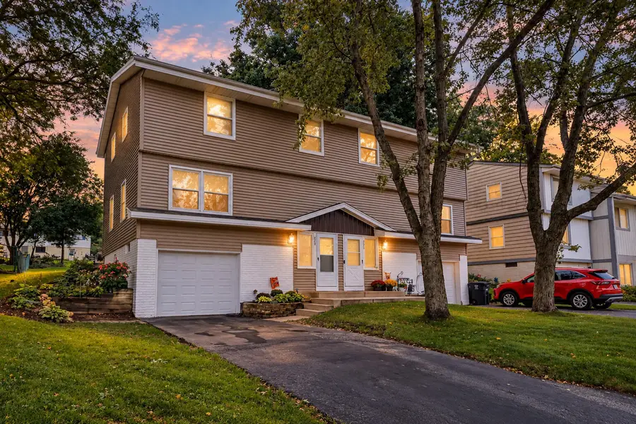 225 Mcdivitt Ln, Mukwonago, WI 53149 - #2