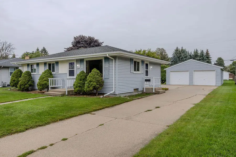 1921 N 29th St, Sheboygan, WI 53081 - #2