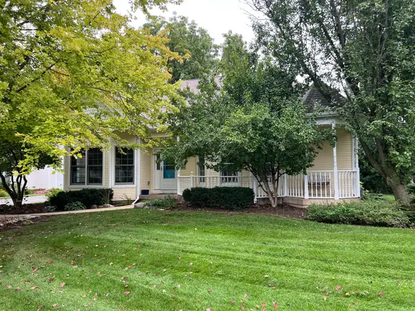 951 S Lake Shore Dr, Lake Geneva, WI 53147