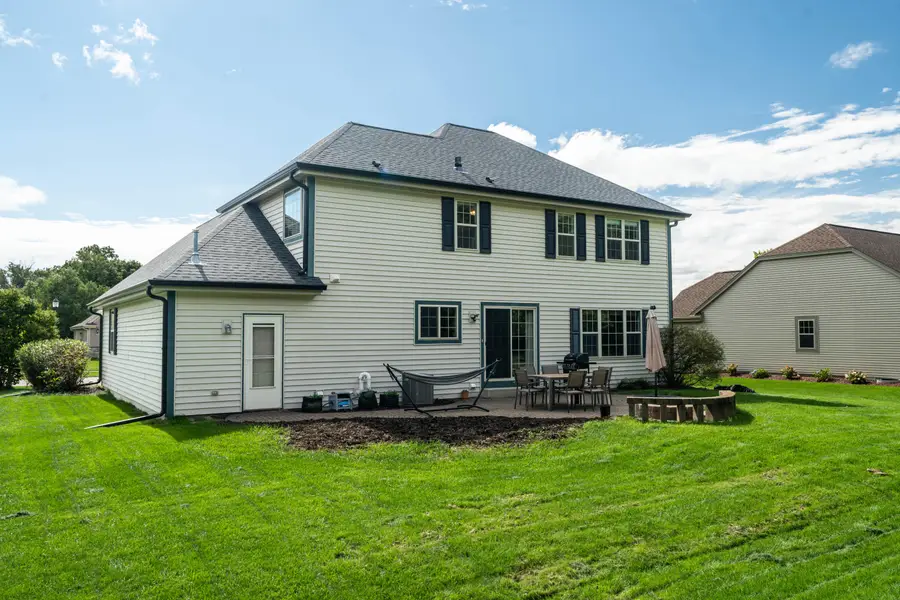 3762 E Stargrass Ln, Oak Creek, WI 53154 - #2