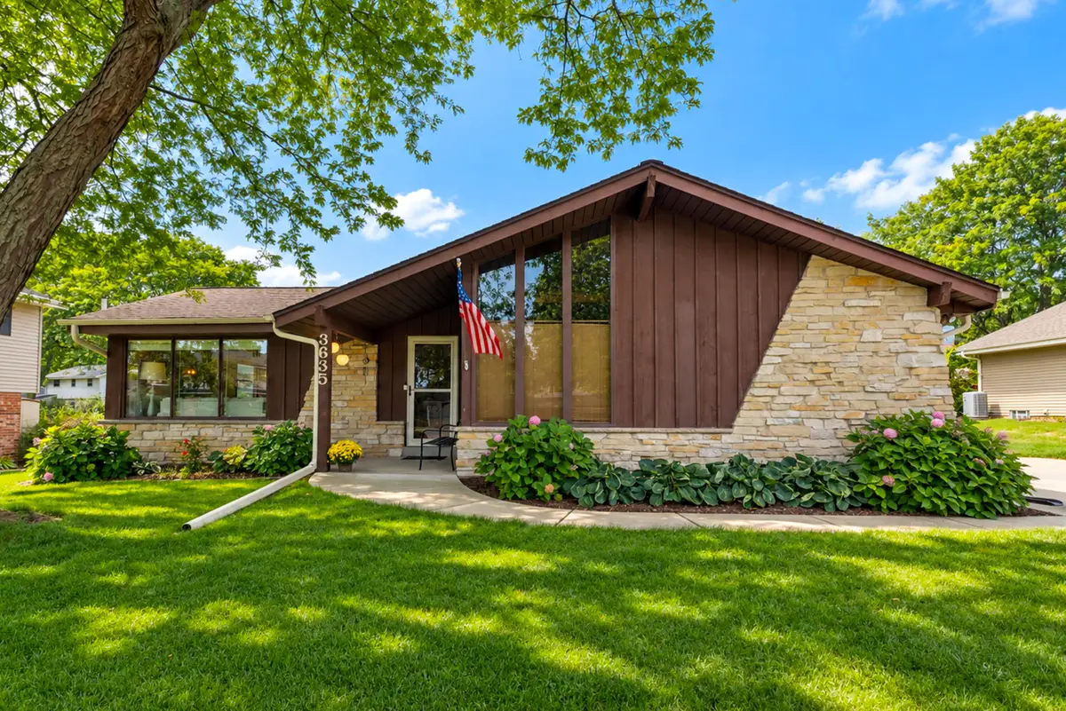 3635 S Greenlawn Ter, New Berlin, WI 53151 - #1