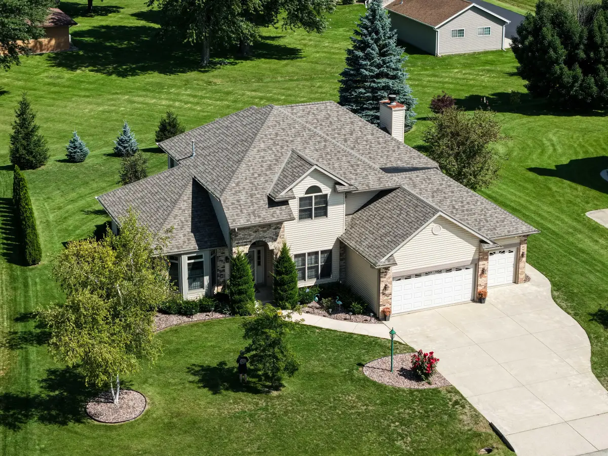 3260 E James Dr, Oak Creek, WI 53154 - #1