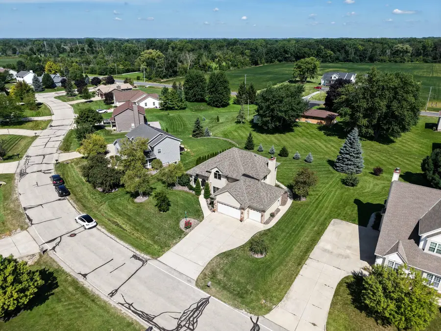 3260 E James Dr, Oak Creek, WI 53154 - #3