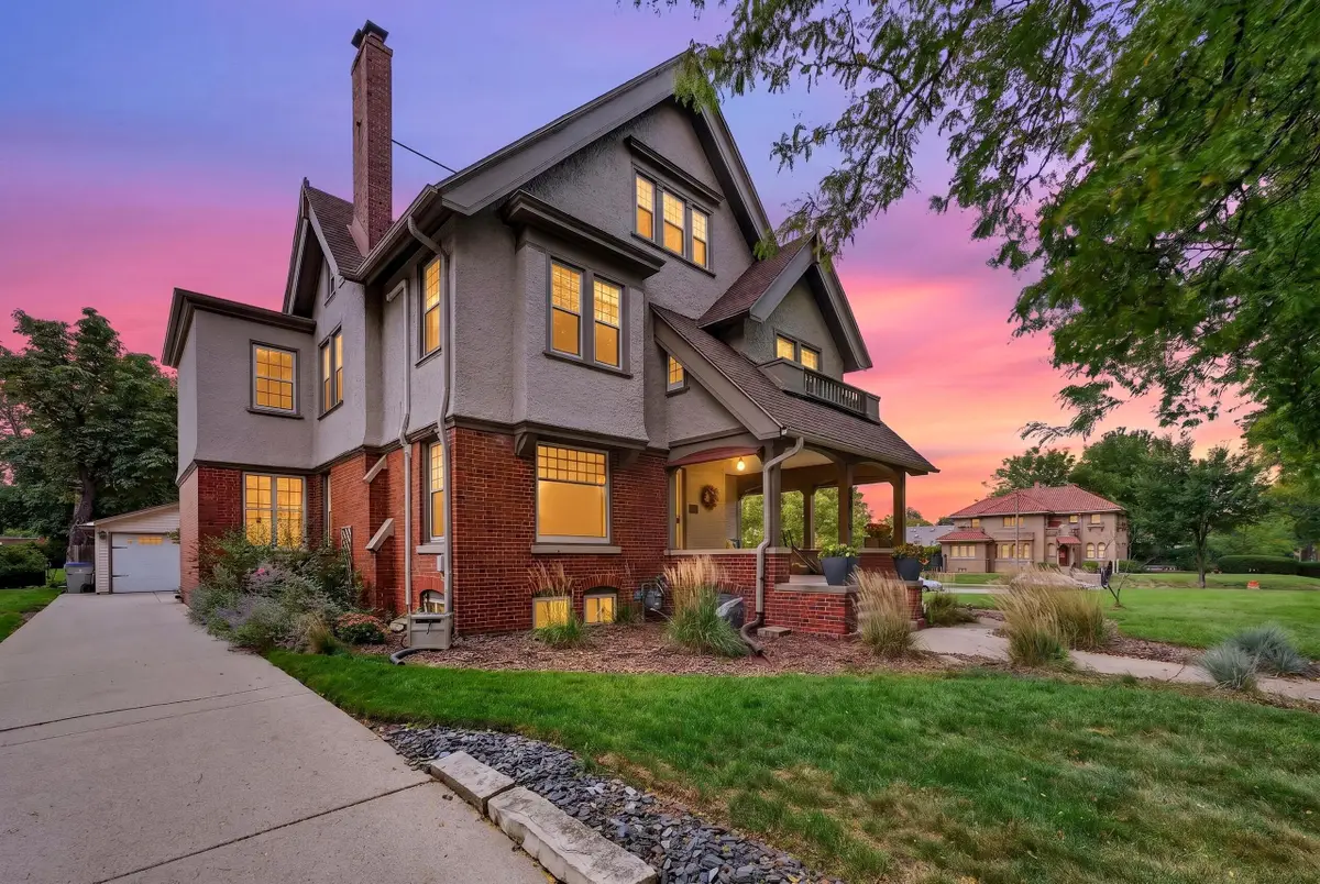 3223 W Highland Blvd, Milwaukee, WI 53208 - #1