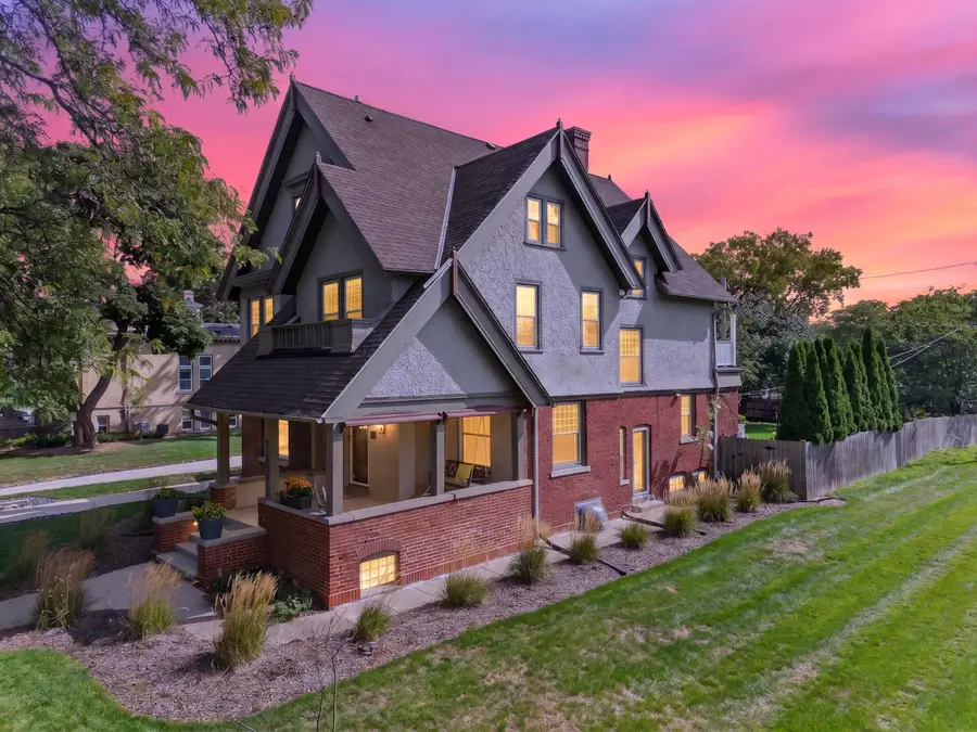 3223 W Highland Blvd, Milwaukee, WI 53208 - #3
