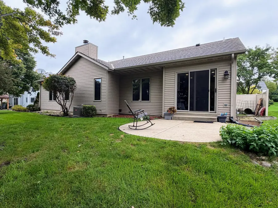 732 Sunnyview Dr, Mount Pleasant, WI 53406 - #2