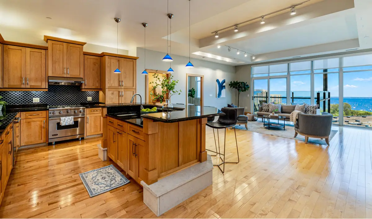 1313 N Franklin Pl, Milwaukee, WI 53202 - #1