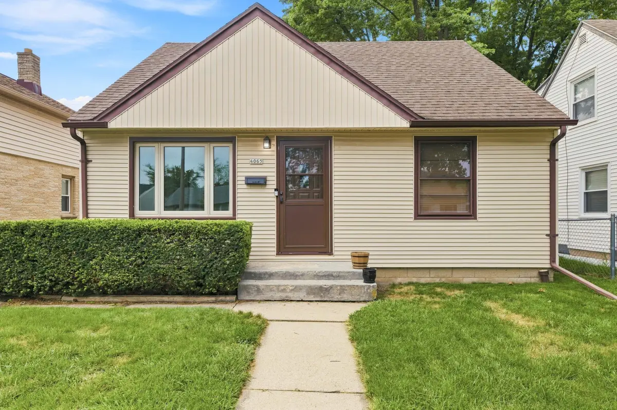 4065 N 86th St, Milwaukee, WI 53222 - #1