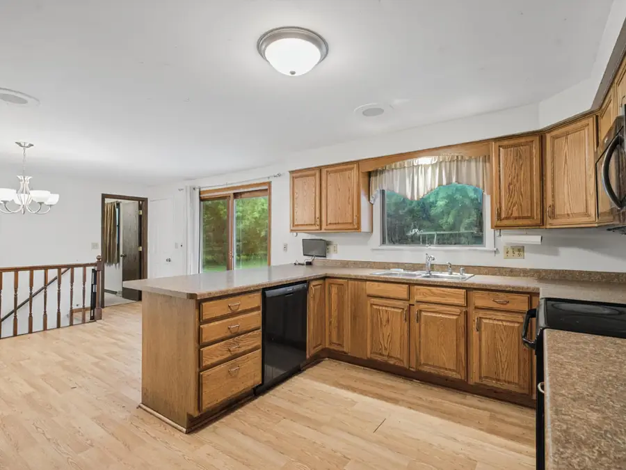 4608 W Reineking Dr, Sheboygan, WI 53083 - #3