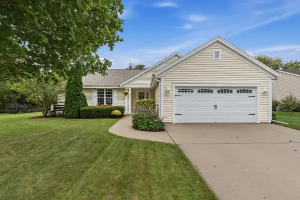 622 Hickory Hollow Rd, Waterford, WI 53185