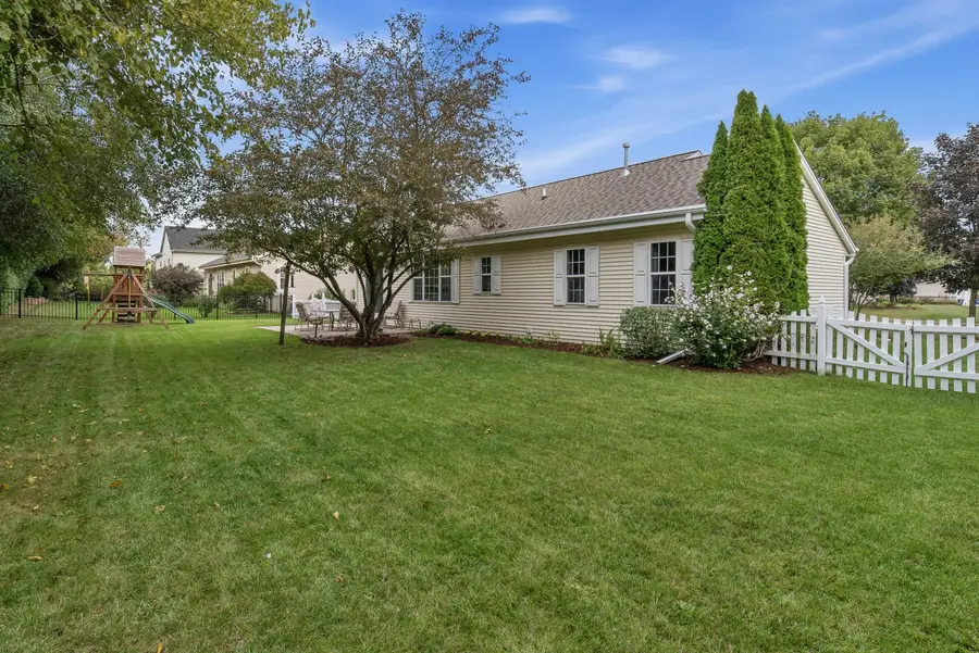 622 Hickory Hollow Rd, Waterford, WI 53185 - #3