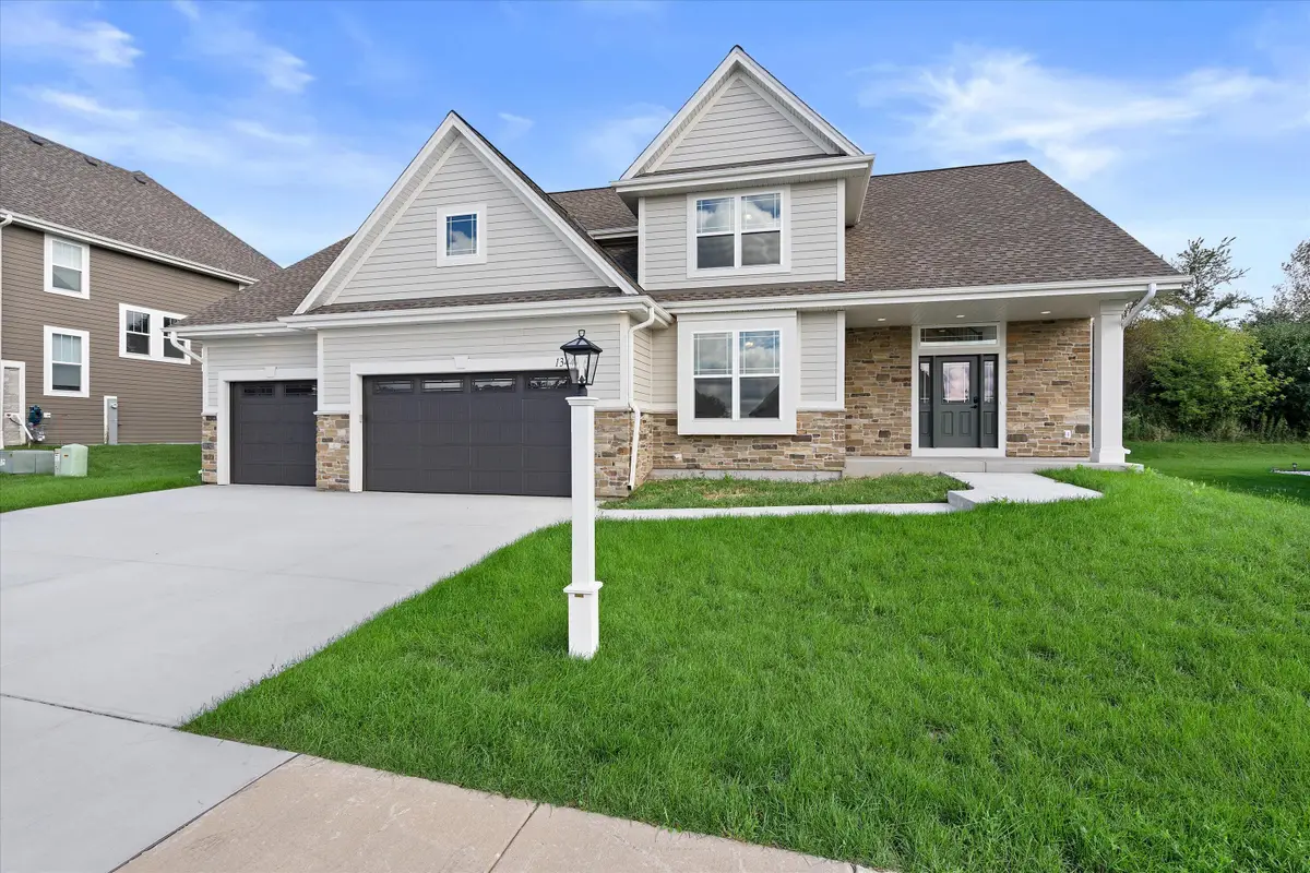 1344 Mohican Trl, Waukesha, WI 53189 - #1