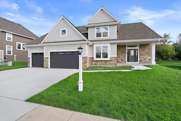 1344 Mohican Trl, Waukesha, WI 53189