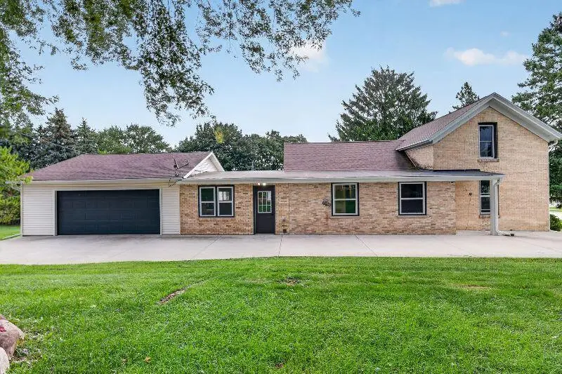 714 Summit St, Plymouth, WI 53073 - #2