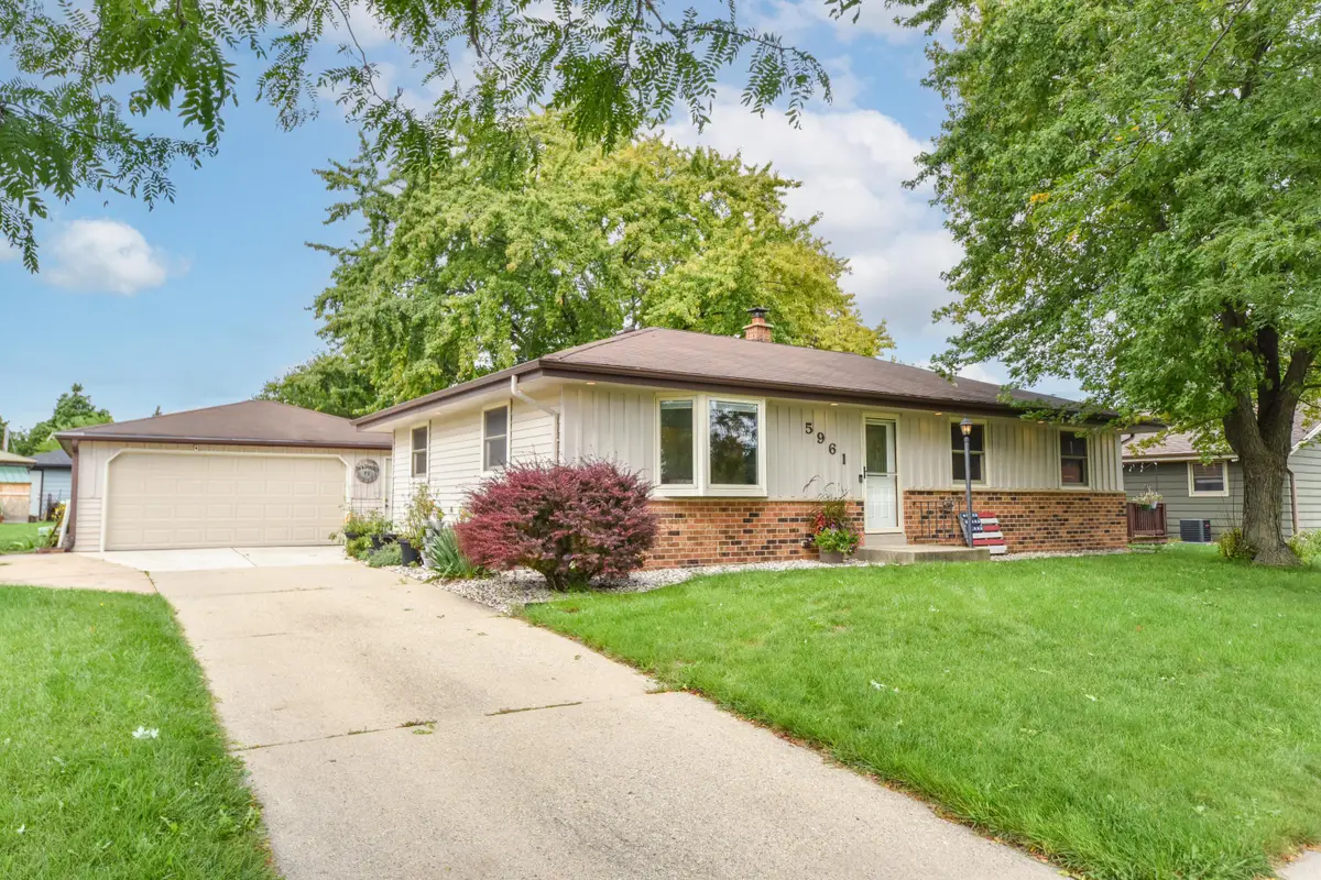 5961 N 121st St, Milwaukee, WI 53225 - #1