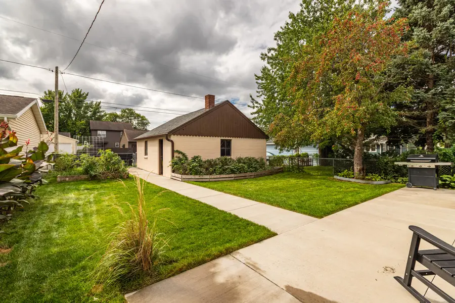 2318 Ferry St, La Crosse, WI 54601 - #2