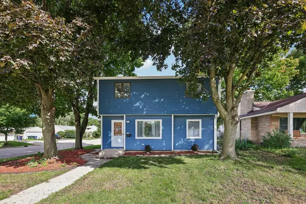 904 S 112th St, West Allis, WI 53214