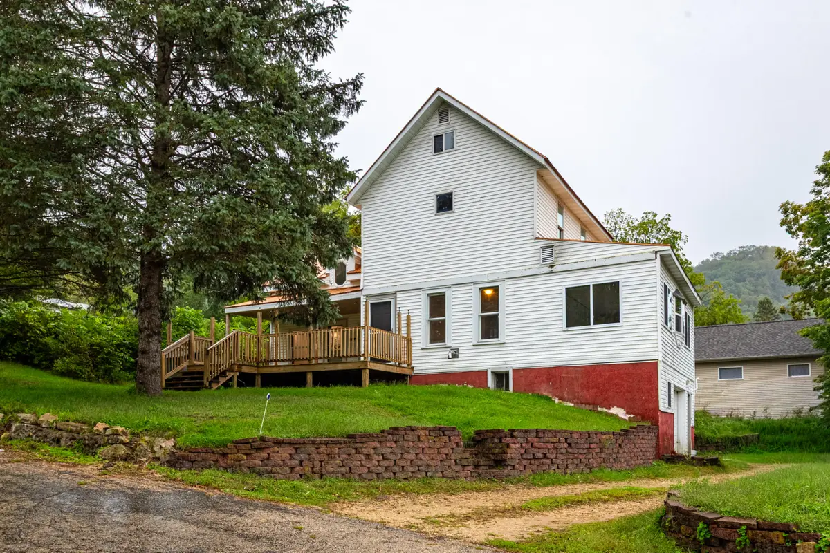 137 Ridge St, De Soto, WI 54624 - #1