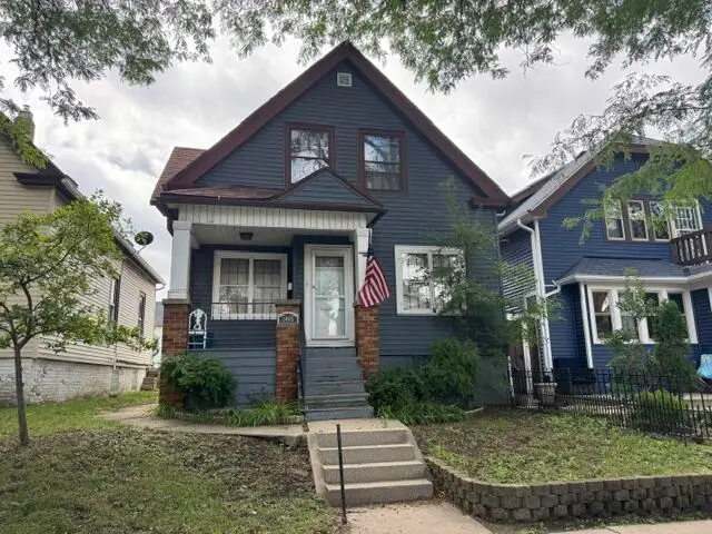 3405 W Hayes Ave, Milwaukee, WI 53215 - #1