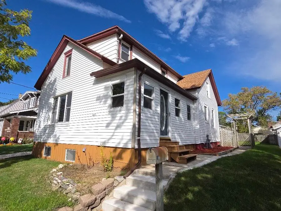 1409 S 16th St, Manitowoc, WI 54220 - #1