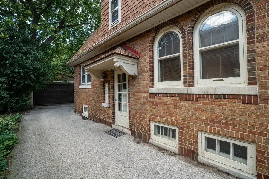 2635 N 68th St, Wauwatosa, WI 53213 - #2